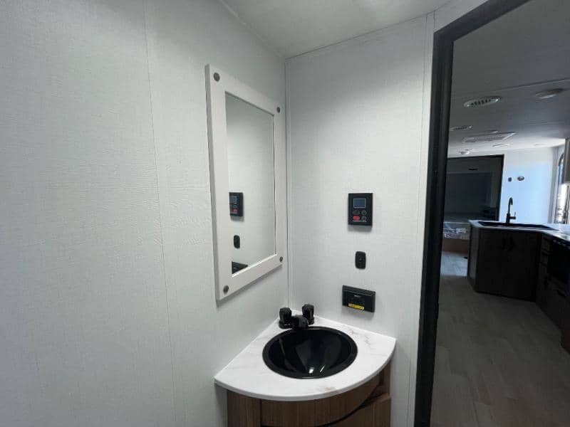 2025 Keystone RV 2025 Keystone RV Passport Classic - thumbnail 18