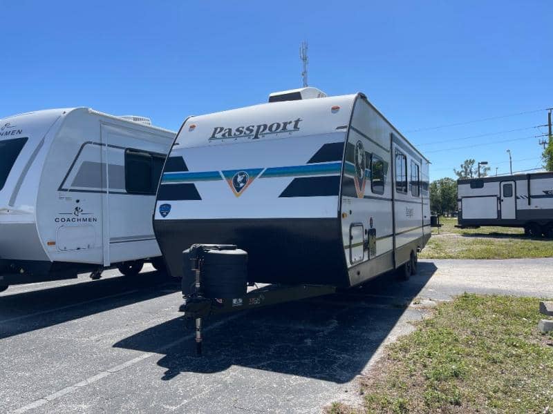 2025 Keystone RV 2025 Keystone RV Passport Classic - thumbnail 4