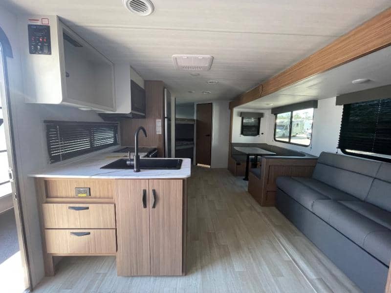 2025 Keystone RV 2025 Keystone RV Passport Classic - thumbnail 8