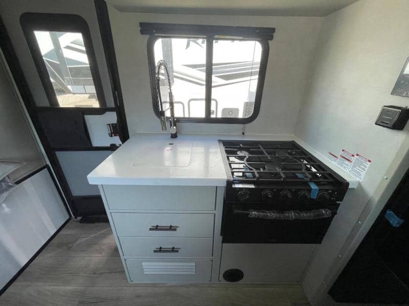 2025 Encore RV 2025 Encore RV Revue - thumbnail 10