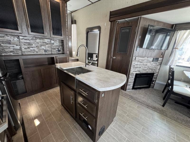 2020 Cherokee Alpha Wolf 2020 Cherokee Alpha Wolf ARCTIC WOLF - thumbnail 14