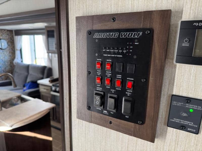 2020 Cherokee Alpha Wolf 2020 Cherokee Alpha Wolf ARCTIC WOLF - thumbnail 23