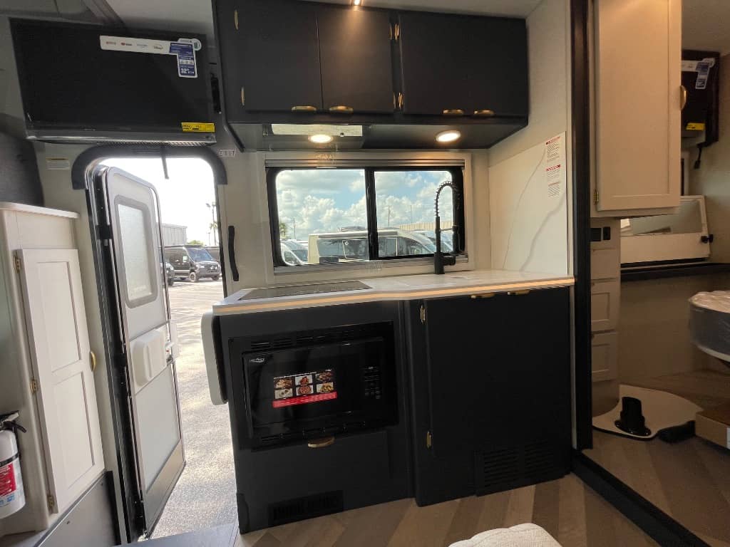 2025 Coachmen 2025 Coachmen Prism Elite - thumbnail 9