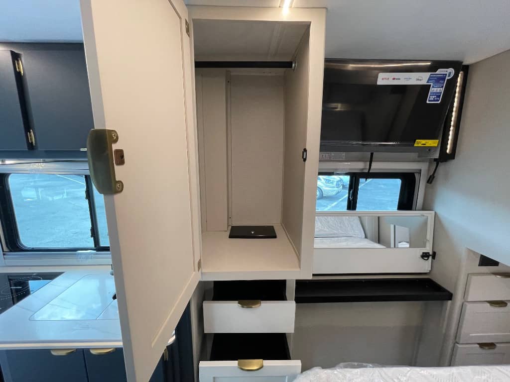 2025 Coachmen 2025 Coachmen Prism Elite - thumbnail 24