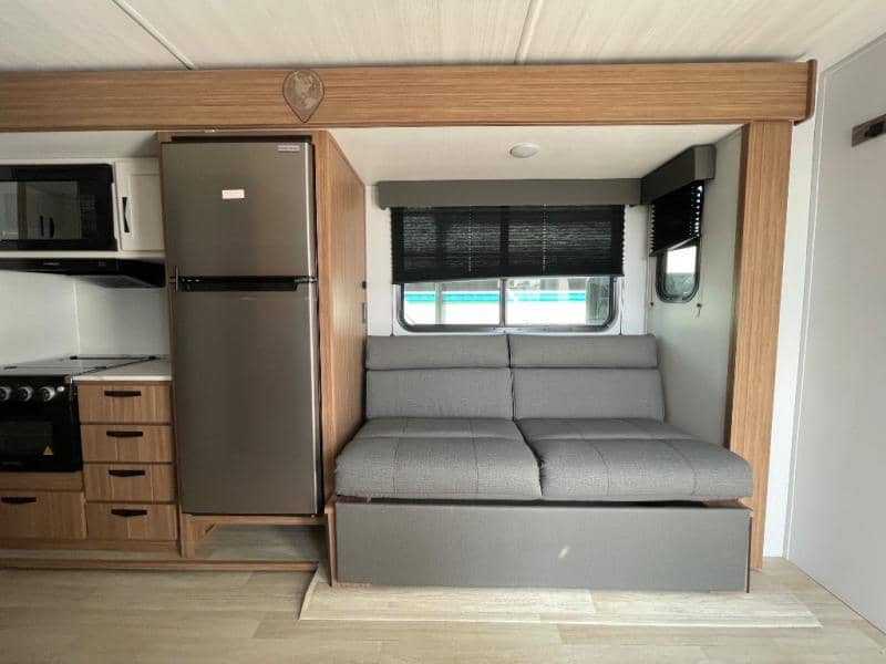 2025 Keystone RV 2025 Keystone RV Passport Classic - thumbnail 9