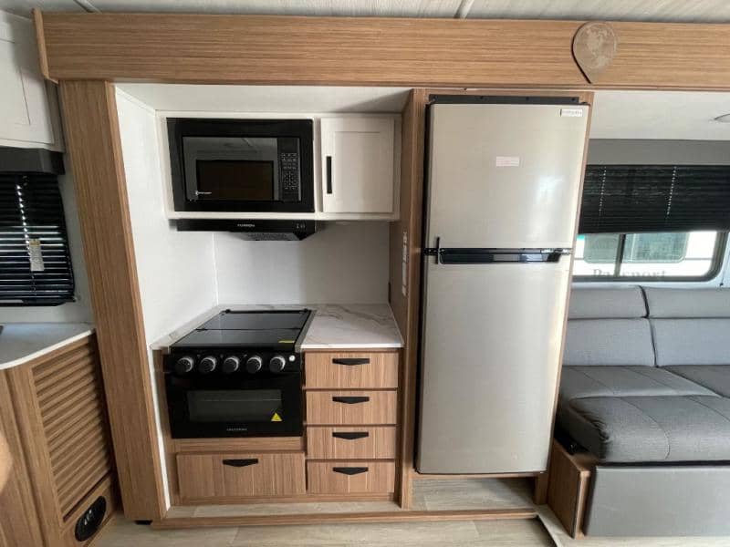 2025 Keystone RV 2025 Keystone RV Passport Classic - thumbnail 10