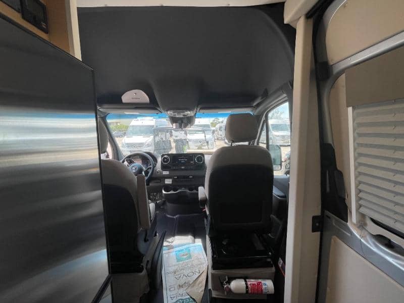 2025 Coachmen 2025 Coachmen Galleria - thumbnail 8