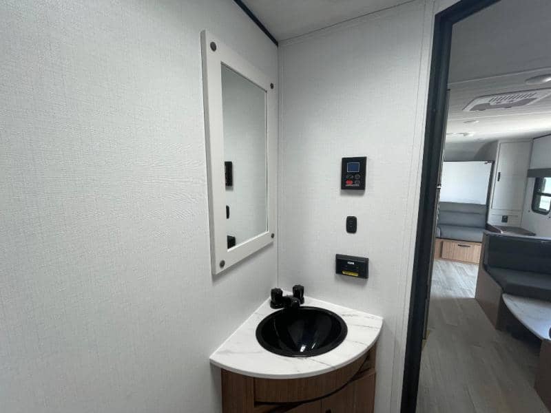 2025 Keystone RV 2025 Keystone RV Passport Classic - thumbnail 16