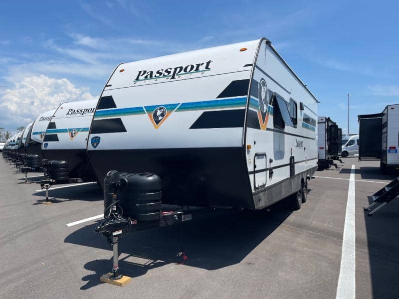 2025 Keystone RV 2025 Keystone RV Passport Classic - thumbnail 4