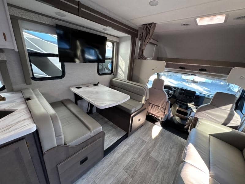 2026 Thor Motor Coach 2026 Thor Motor Coach Chateau - thumbnail 14