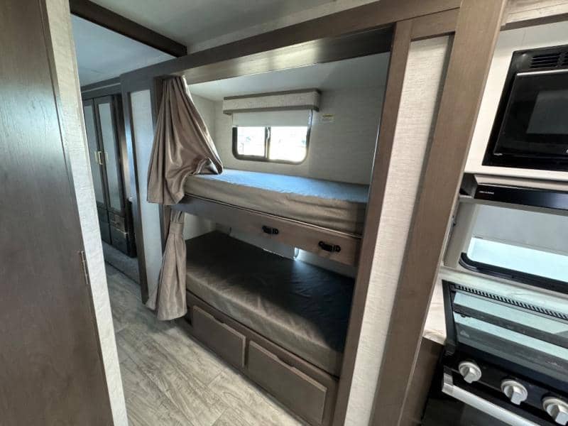 2026 Thor Motor Coach 2026 Thor Motor Coach Chateau - thumbnail 18