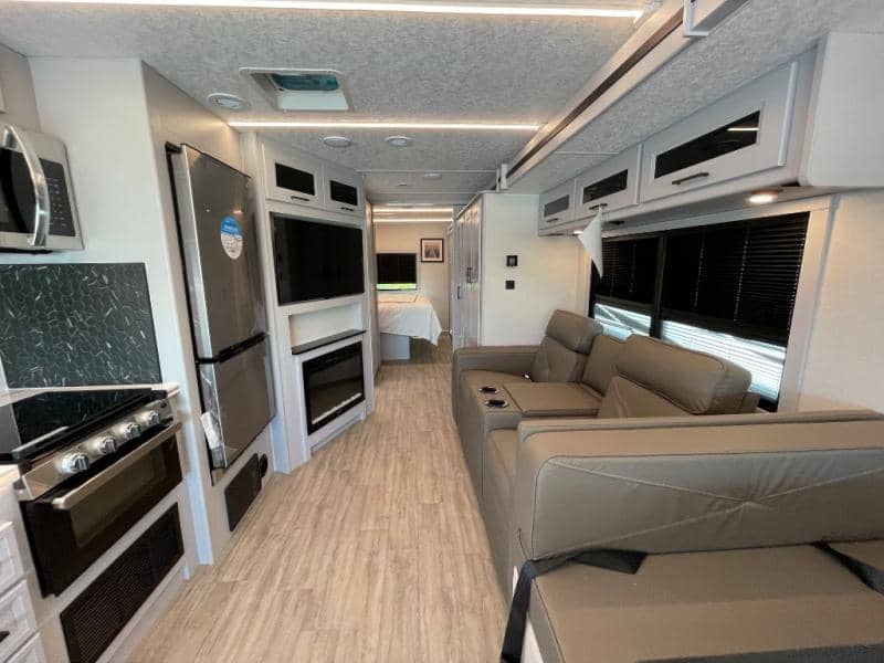 2026 Coachmen 2026 Coachmen Mirada - thumbnail 14