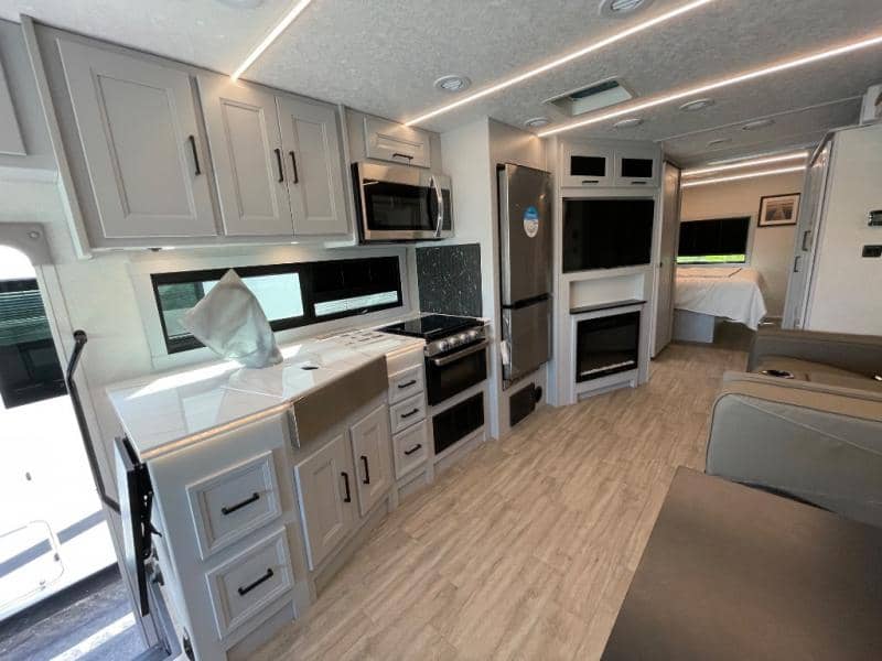 2026 Coachmen 2026 Coachmen Mirada - thumbnail 15