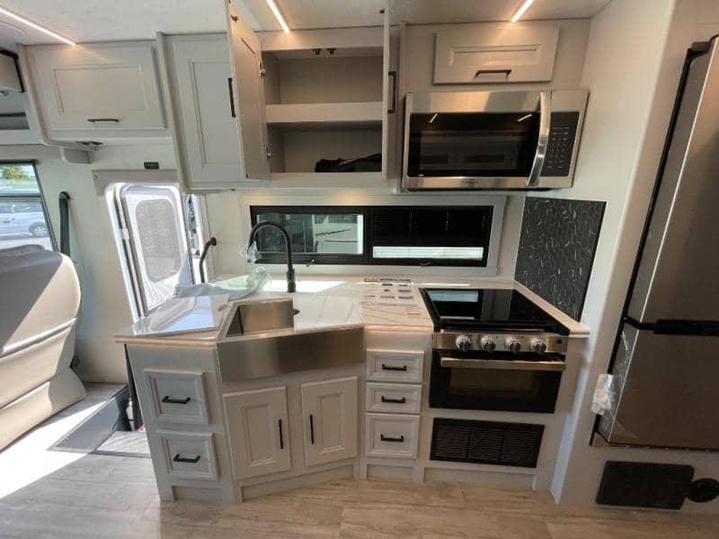 2026 Coachmen 2026 Coachmen Mirada - thumbnail 16