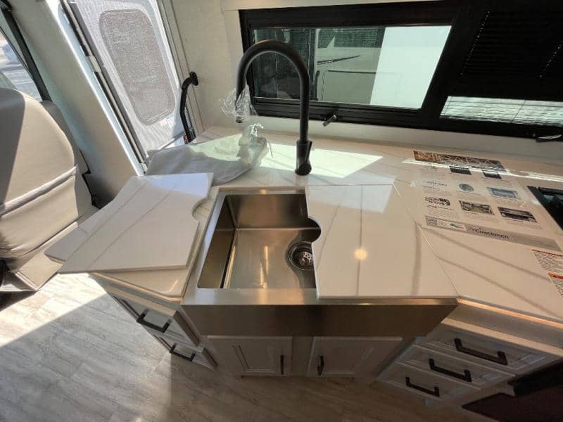 2026 Coachmen 2026 Coachmen Mirada - thumbnail 17