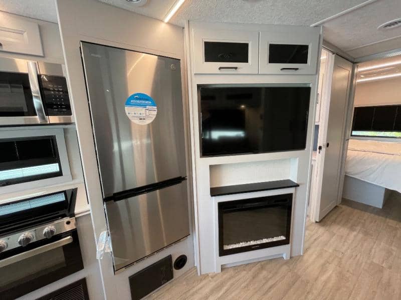 2026 Coachmen 2026 Coachmen Mirada - thumbnail 20