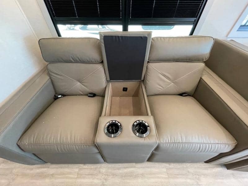 2026 Coachmen 2026 Coachmen Mirada - thumbnail 24