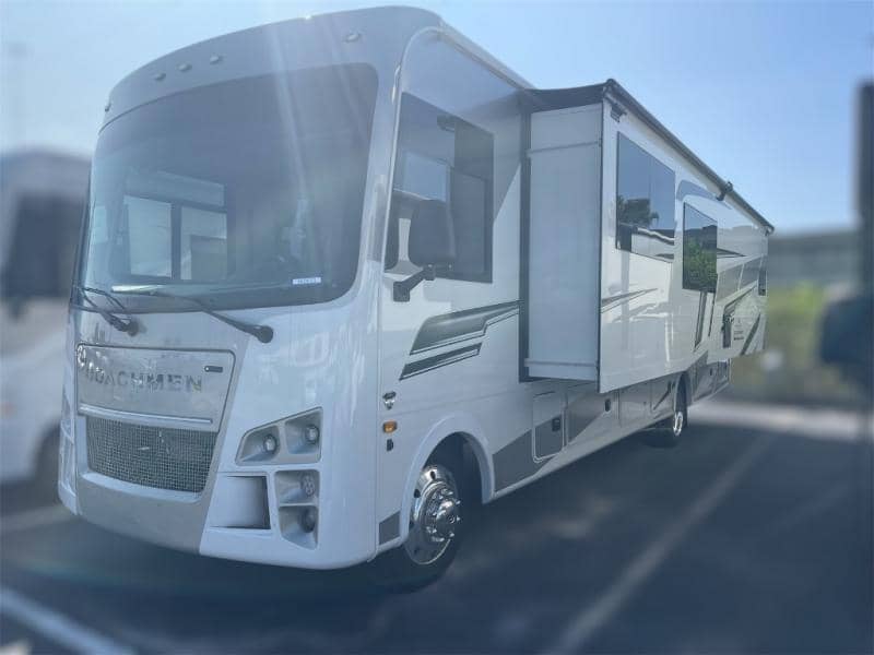 2026 Coachmen 2026 Coachmen Mirada - thumbnail 4