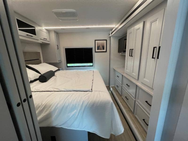 2026 Coachmen 2026 Coachmen Mirada - thumbnail 38