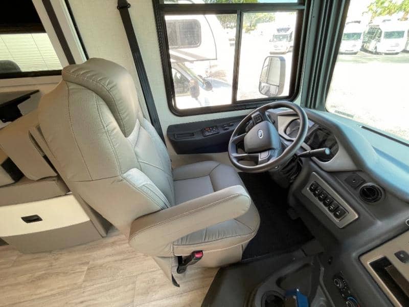 2026 Coachmen 2026 Coachmen Mirada - thumbnail 9