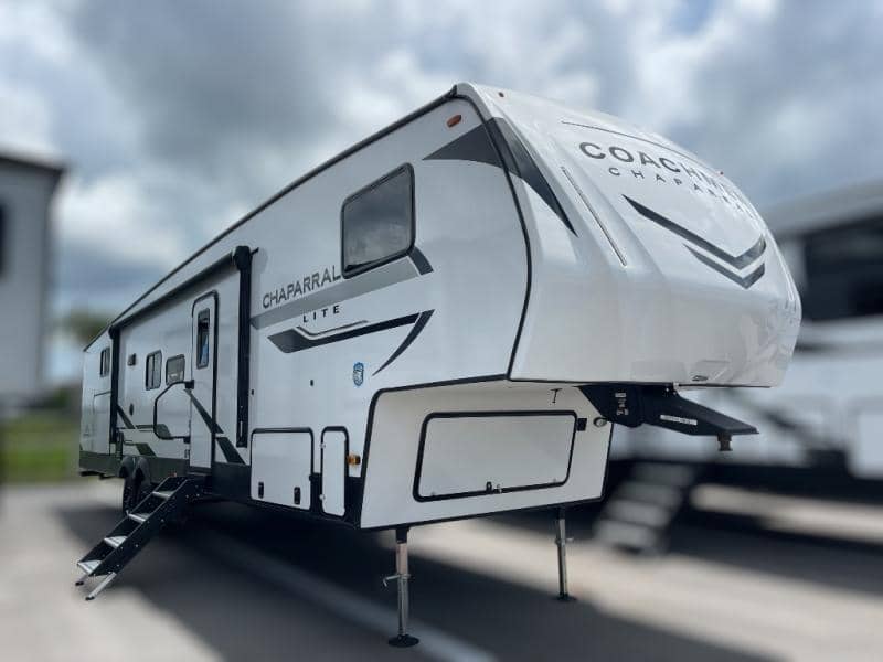 2026 Coachmen 2026 Coachmen Chaparral - thumbnail 1