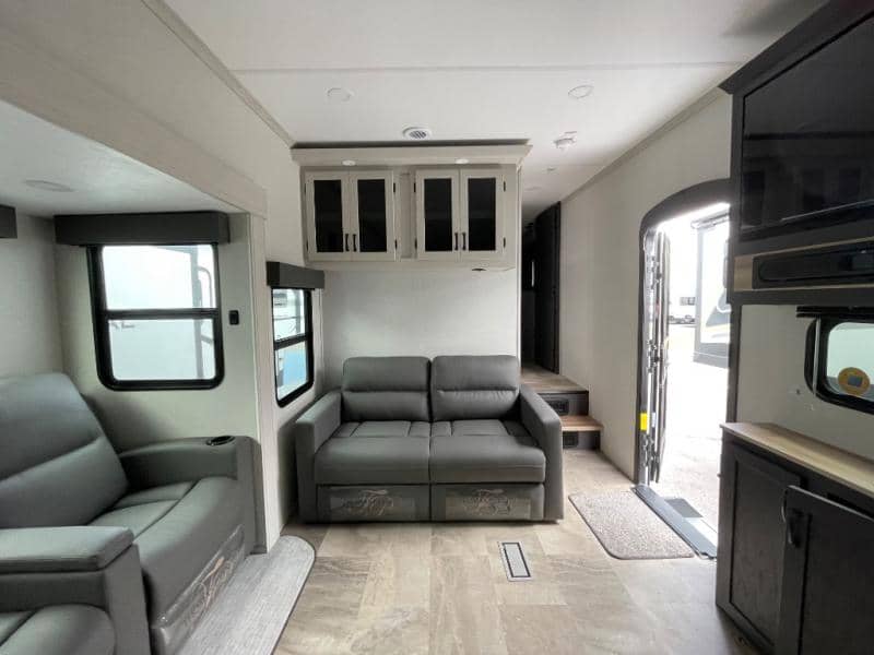 2026 Coachmen 2026 Coachmen Chaparral - thumbnail 17