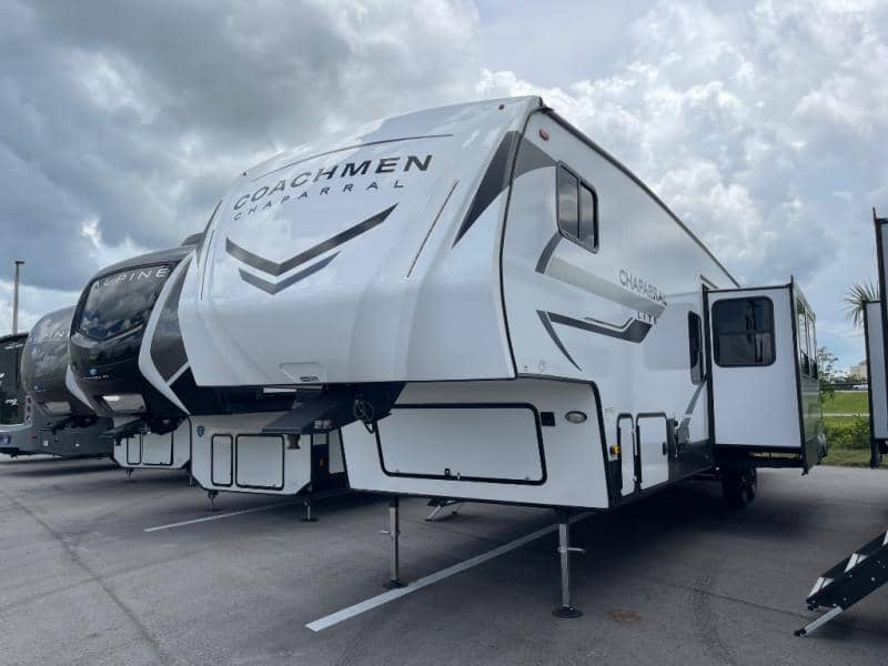2026 Coachmen 2026 Coachmen Chaparral - thumbnail 5