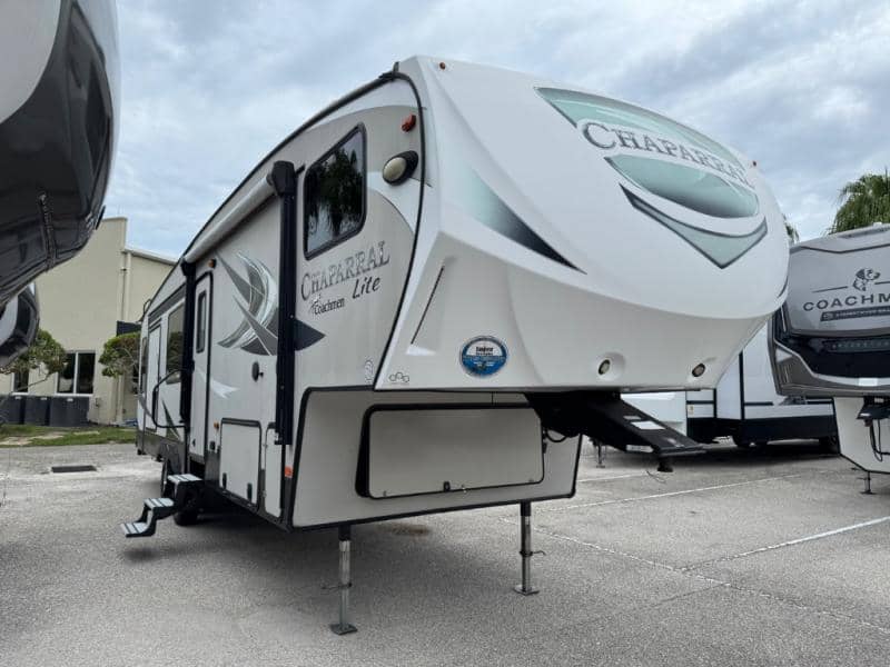 2019 Coachmen 2019 Coachmen Chaparral - thumbnail 1