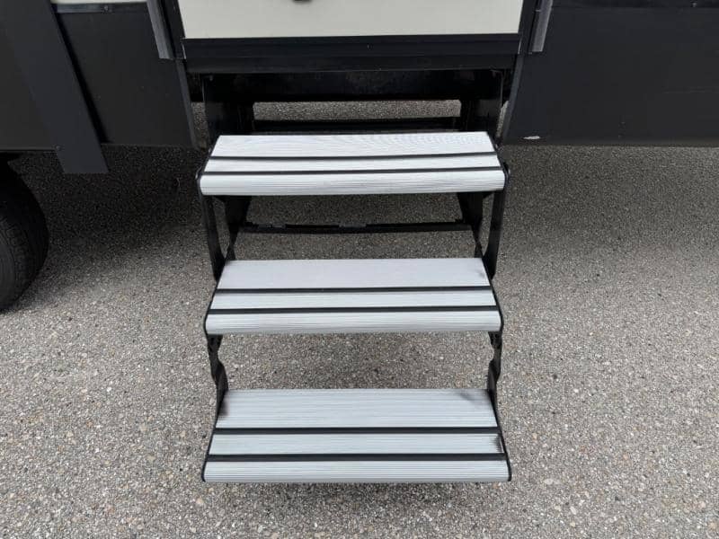 2019 Coachmen 2019 Coachmen Chaparral - thumbnail 11