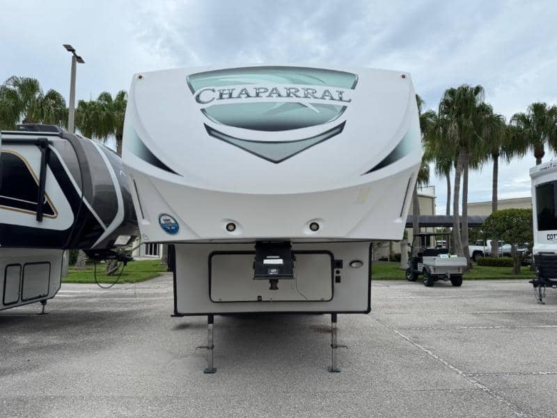 2019 Coachmen 2019 Coachmen Chaparral - thumbnail 3