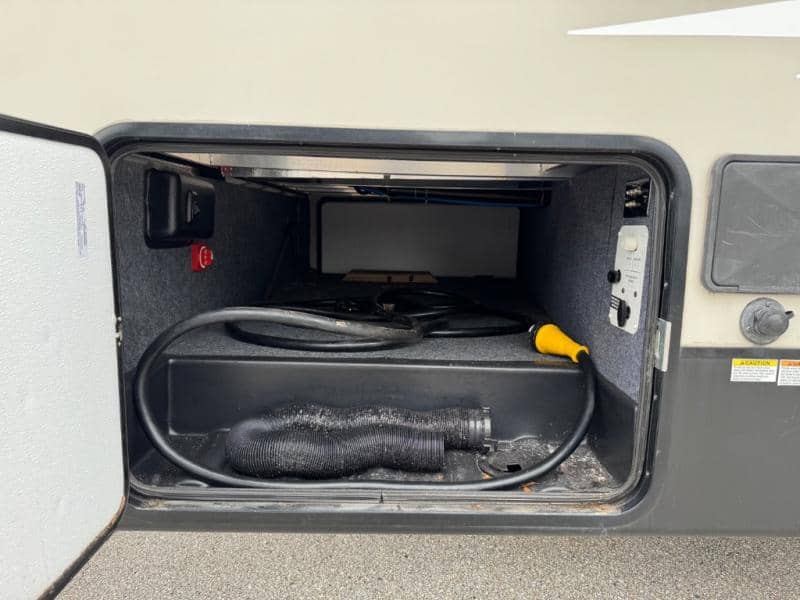 2019 Coachmen 2019 Coachmen Chaparral - thumbnail 5