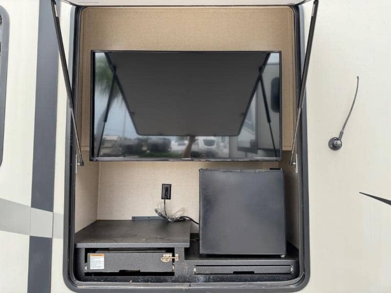 2019 Coachmen 2019 Coachmen Chaparral - thumbnail 10