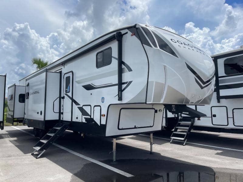 2026 Coachmen 2026 Coachmen Chaparral - thumbnail 1