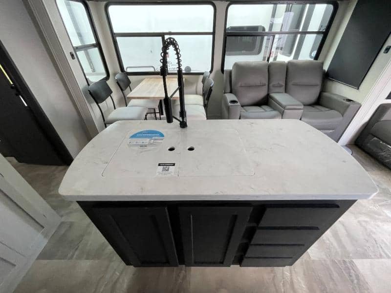 2026 Coachmen 2026 Coachmen Chaparral - thumbnail 13