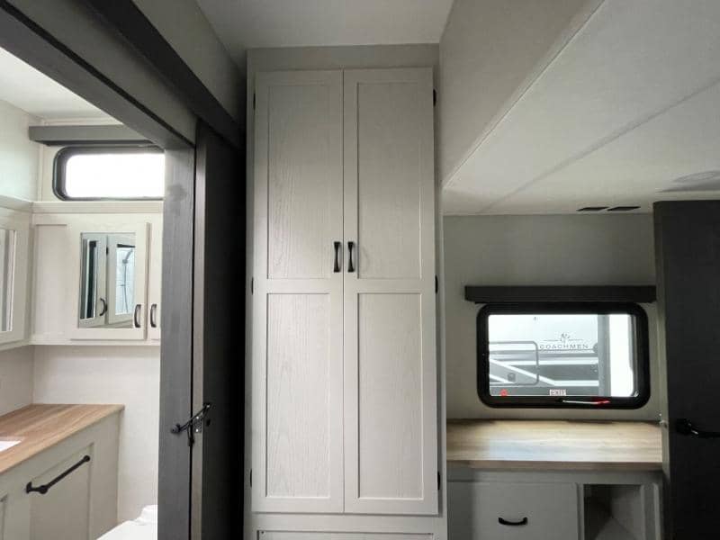 2026 Coachmen 2026 Coachmen Chaparral - thumbnail 17