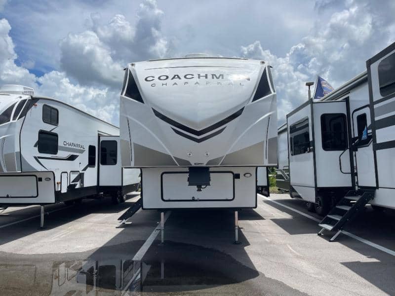 2026 Coachmen 2026 Coachmen Chaparral - thumbnail 3