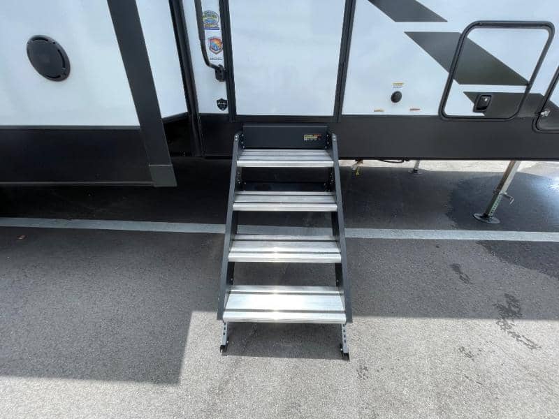 2026 Coachmen 2026 Coachmen Chaparral - thumbnail 8