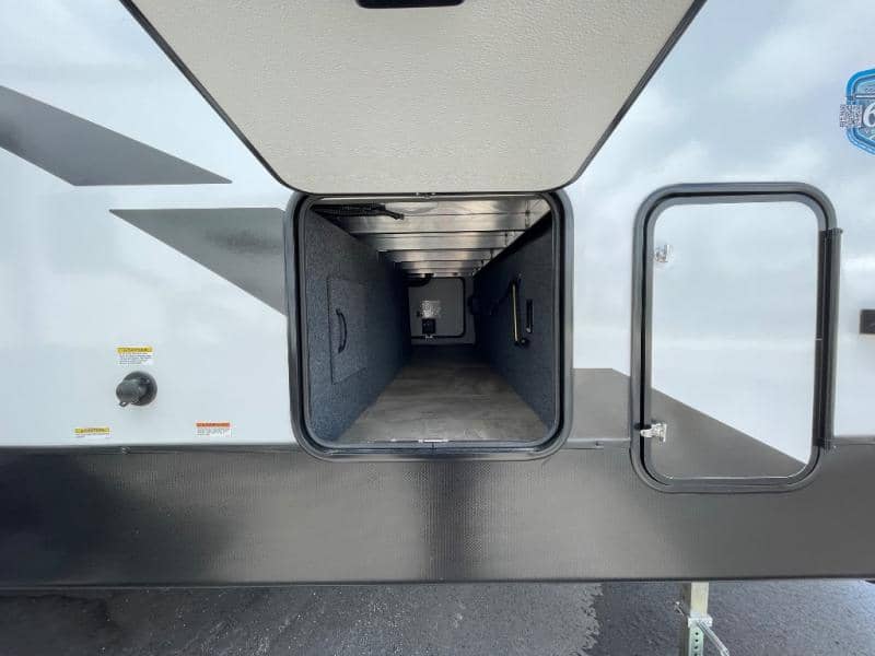 2026 Coachmen 2026 Coachmen Chaparral - thumbnail 9