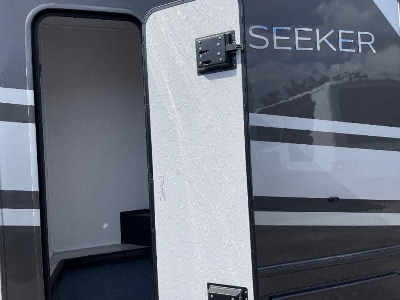 2026 Forest River 2026 Forest River Sunseeker - thumbnail 18