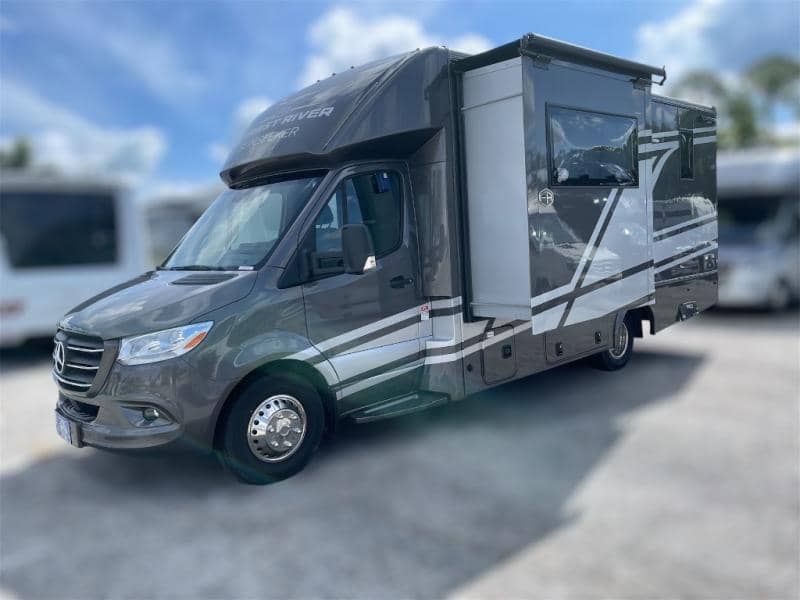 2026 Forest River 2026 Forest River Sunseeker - thumbnail 4