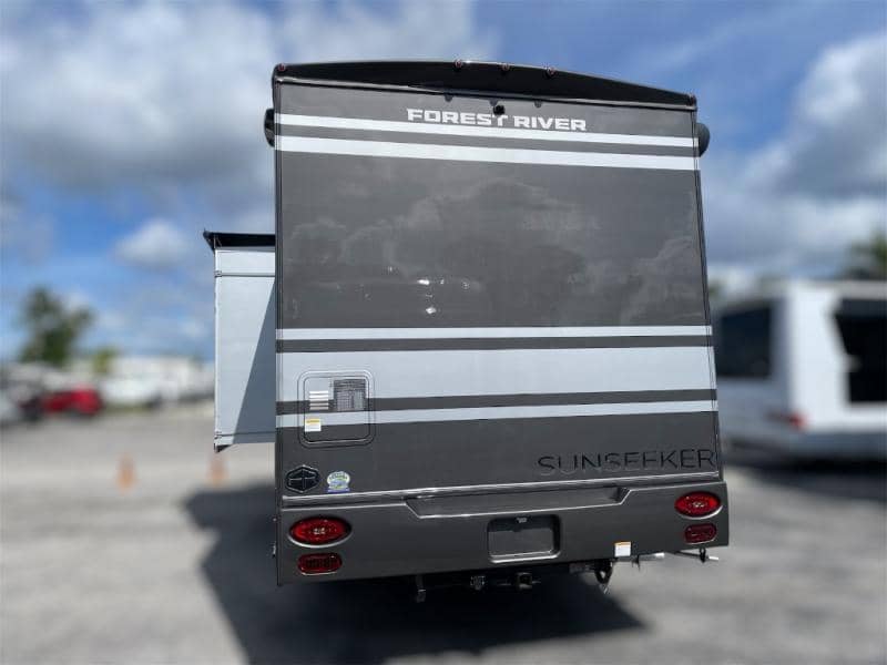 2026 Forest River 2026 Forest River Sunseeker - thumbnail 5