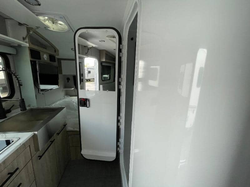 2026 inTech RV 2026 inTech RV Sol - thumbnail 38