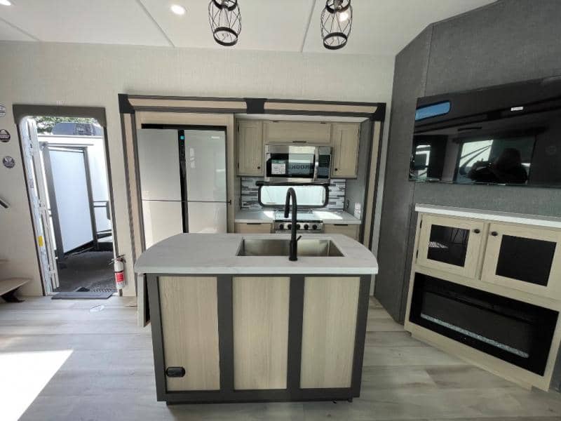 2026 Forest River 2026 Forest River Cardinal - thumbnail 18