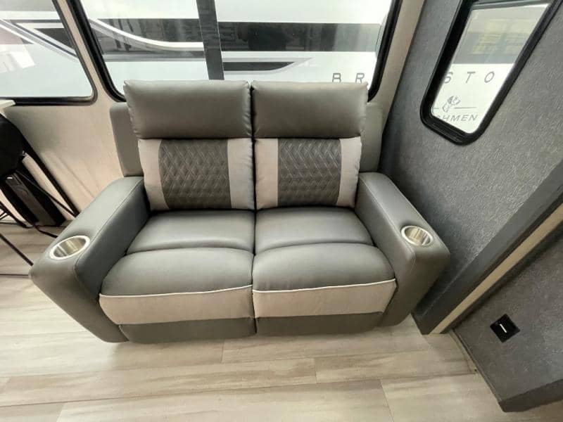 2026 Forest River 2026 Forest River Cardinal - thumbnail 38