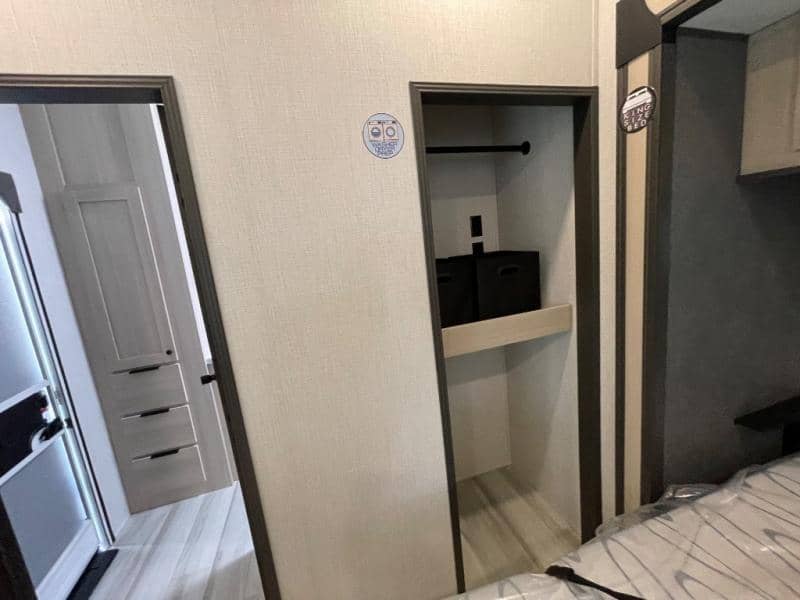 2026 Forest River 2026 Forest River Cardinal - thumbnail 42