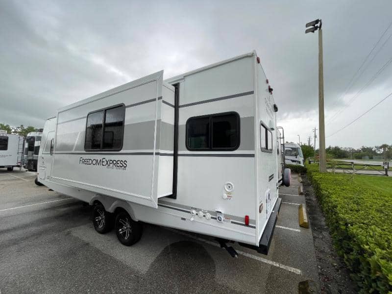 2026 Coachmen 2026 Coachmen Freedom Express Select - thumbnail 7