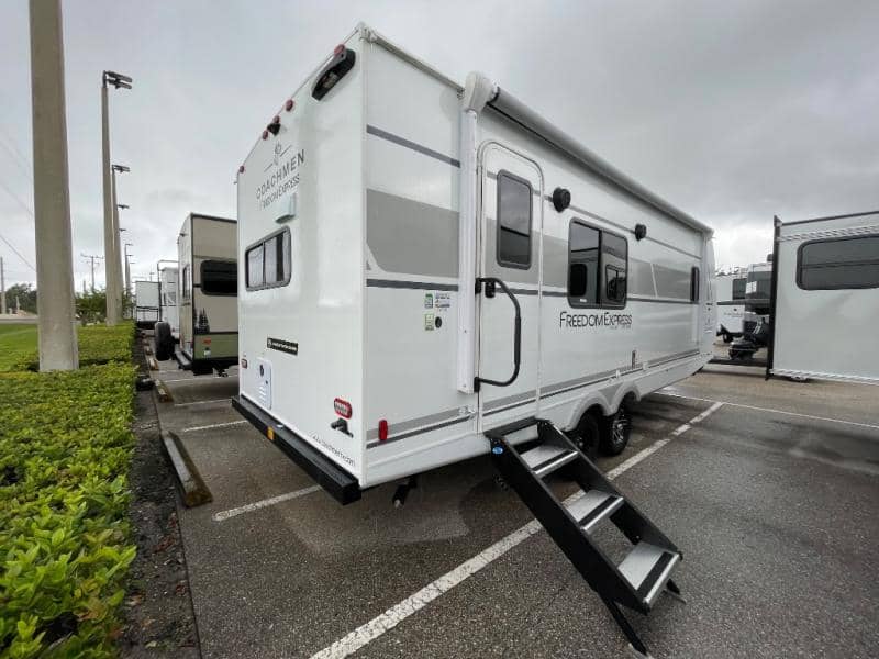 2026 Coachmen 2026 Coachmen Freedom Express Select - thumbnail 9