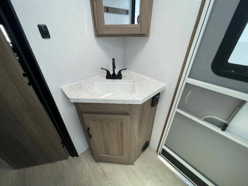 2026 Coachmen 2026 Coachmen Freedom Express - thumbnail 16