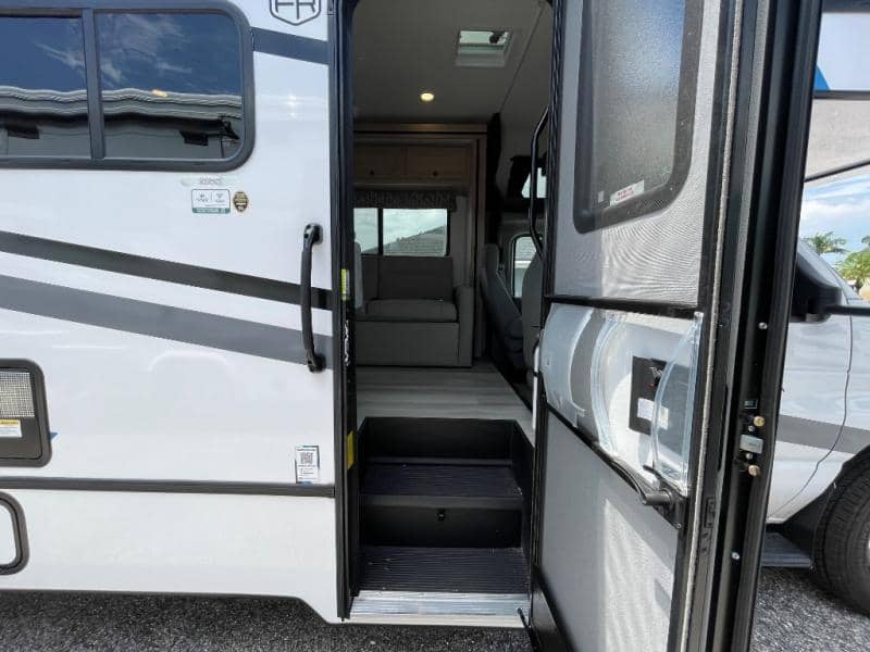 2026 Forest River 2026 Forest River Sunseeker - thumbnail 22