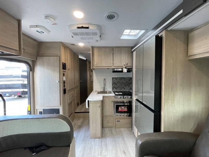 2026 Coachmen 2026 Coachmen Leprechaun - thumbnail 14